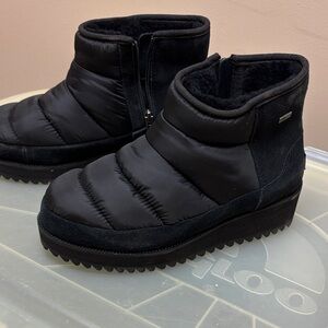 UGG Black Quilted Ankle DRY TECH Boots.